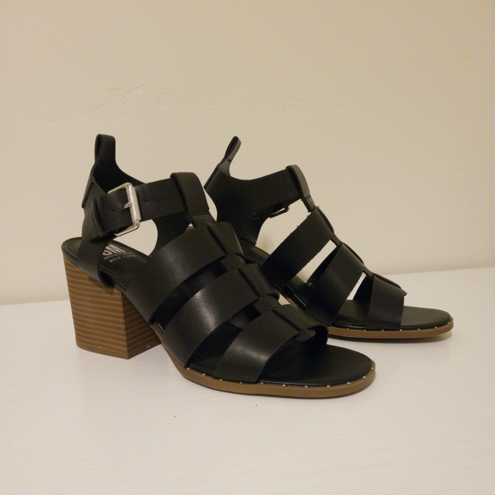SM New York Black Platform Sandals, size 10